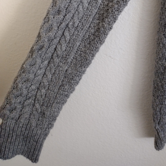 Vince grey wool alpaca blend cable knit turtleneck sweater size Small - Picture 8 of 12